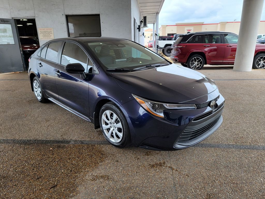 Used 2025 Toyota Corolla LE FWD image 8