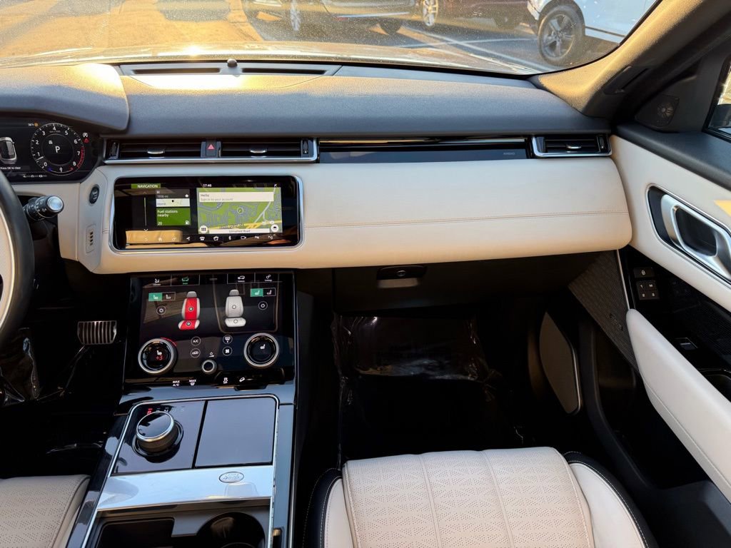 Used 2020 Land Rover Range Rover Velar R-Dynamic HSE image 28
