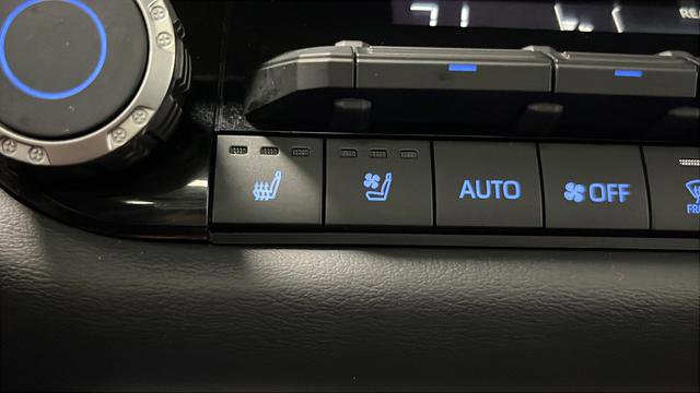 Used 2024 Toyota Sequoia Platinum AWD/4WD image 32