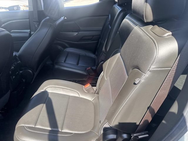 Used 2023 GMC Acadia SLT AWD/4WD image 20