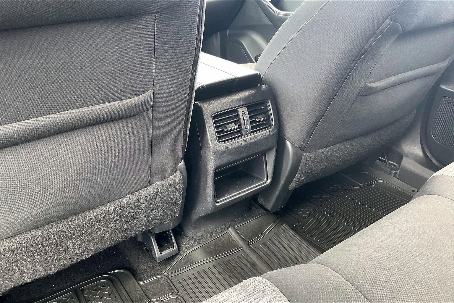 Used 2021 Nissan Rogue S image 23