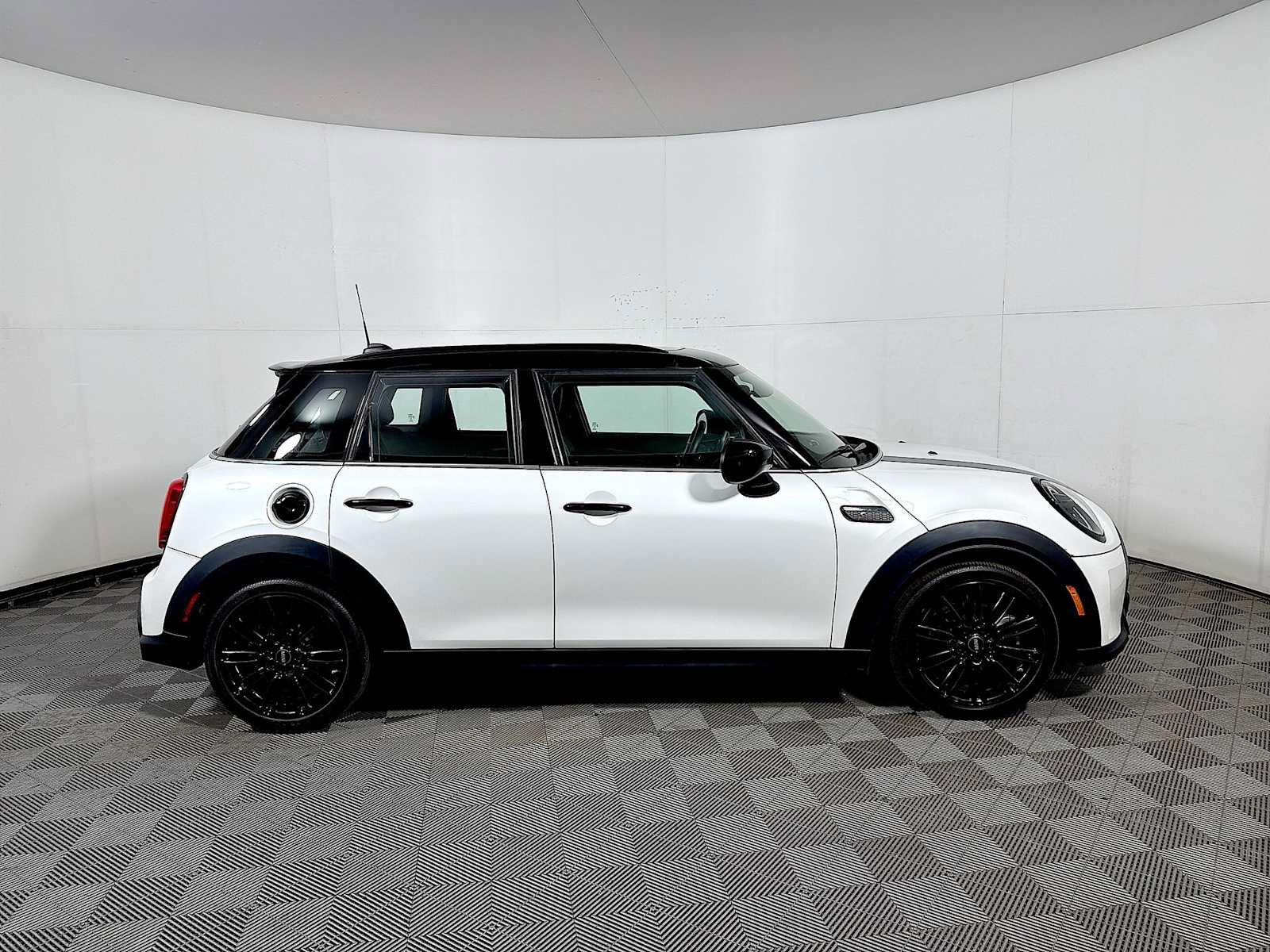 Certified 2023 MINI Cooper S w/ Signature Upholstery Package FWD image 7