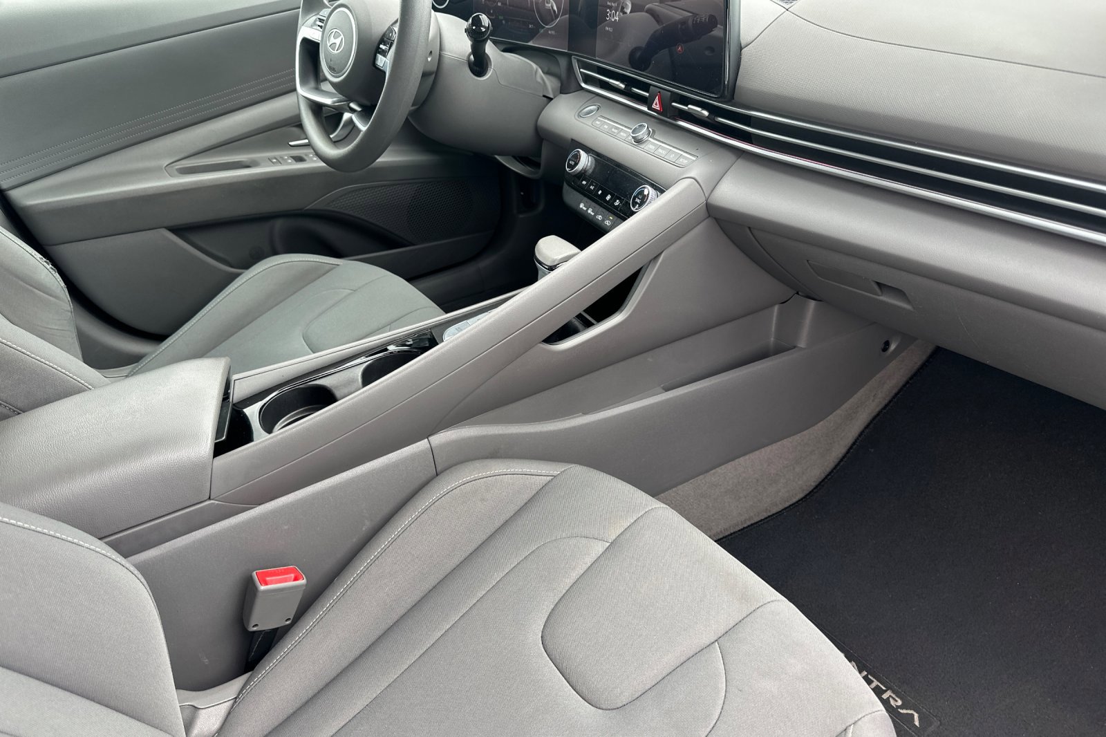 Certified 2024 Hyundai Elantra Blue FWD image 15