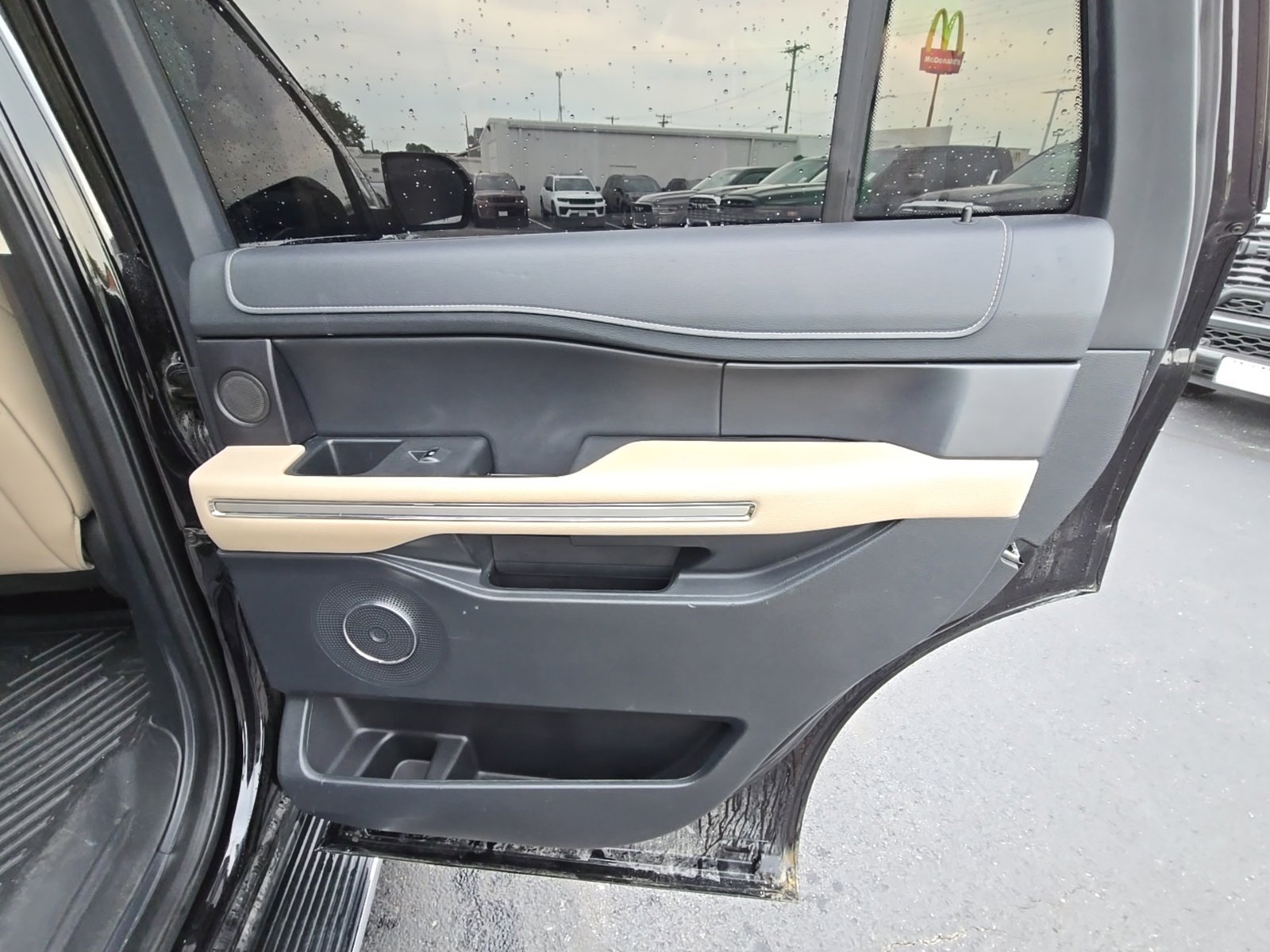 Used 2023 Ford Expedition Limited AWD/4WD image 52