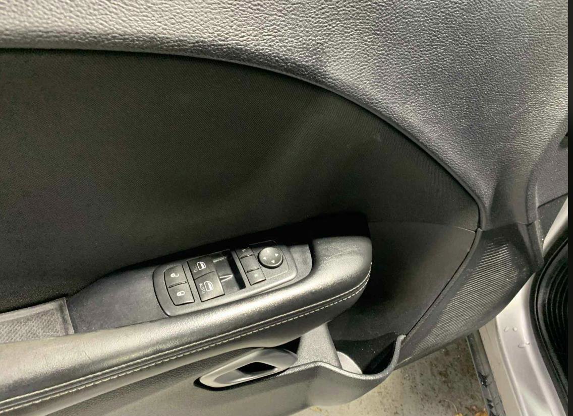 Used 2016 Dodge Challenger SXT image 12