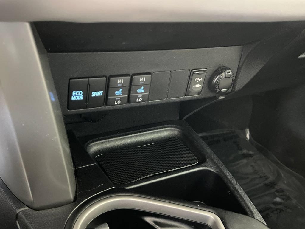 Used 2018 Toyota RAV4 XLE FWD image 31
