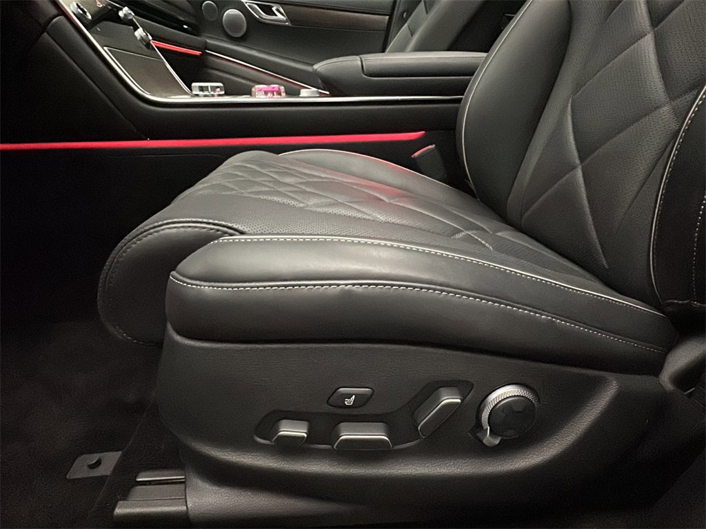 Certified 2025 Genesis GV80 3.5T Prestige image 10