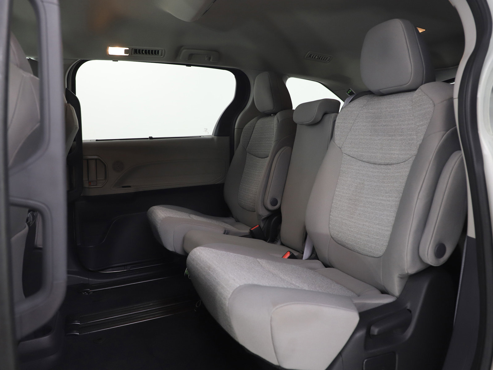 Used 2022 Toyota Sienna LE FWD image 19