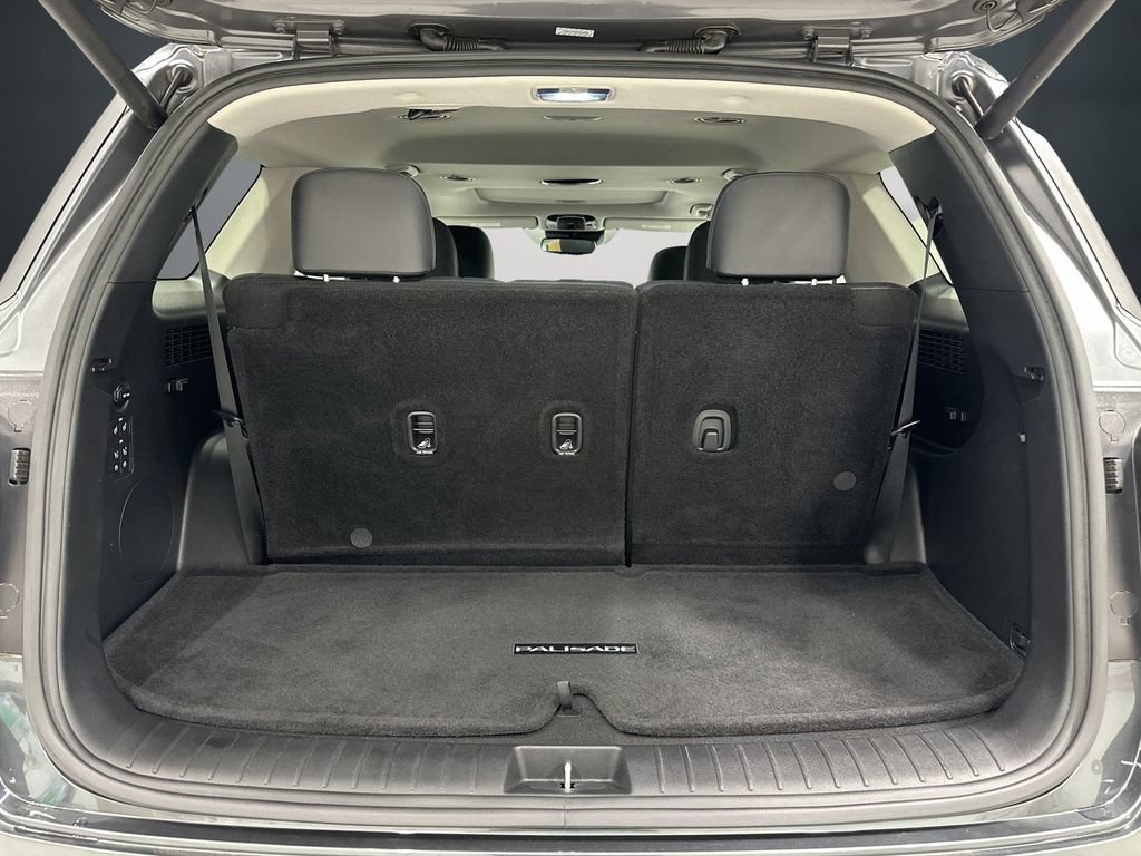 Used 2022 Hyundai Palisade SEL w/ Premium Package FWD image 13
