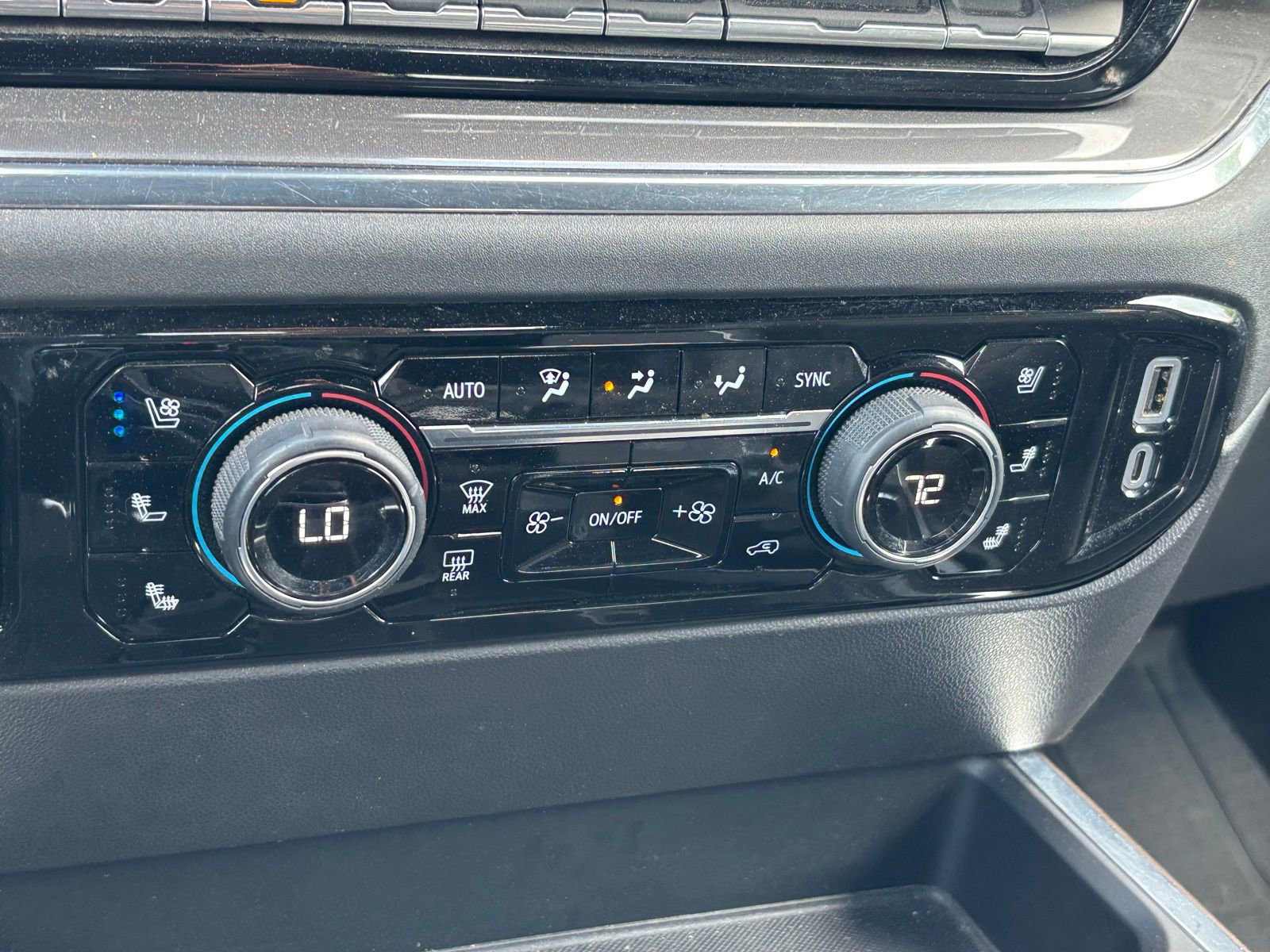 Used 2023 Chevrolet Silverado 1500 High Country w/ High Country Premium Package image 25