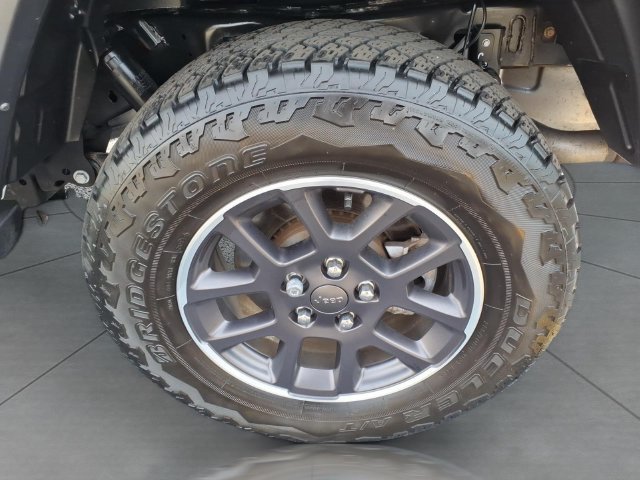 Used 2022 Jeep Gladiator Overland w/ LED Lighting Group AWD/4WD image 25