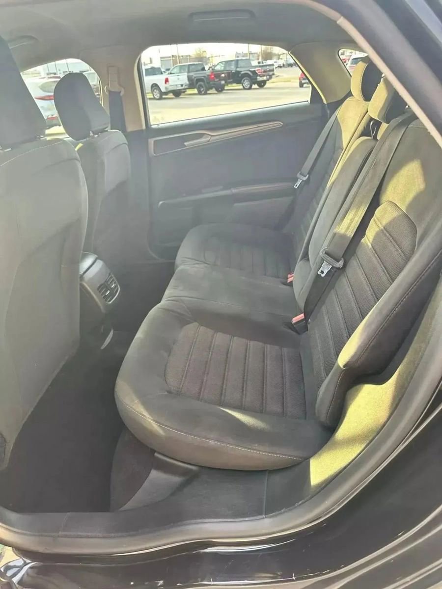 Used 2020 Ford Fusion SE image 13