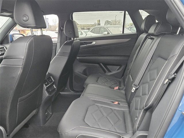 Certified 2025 Volkswagen Atlas Cross Sport SE image 6