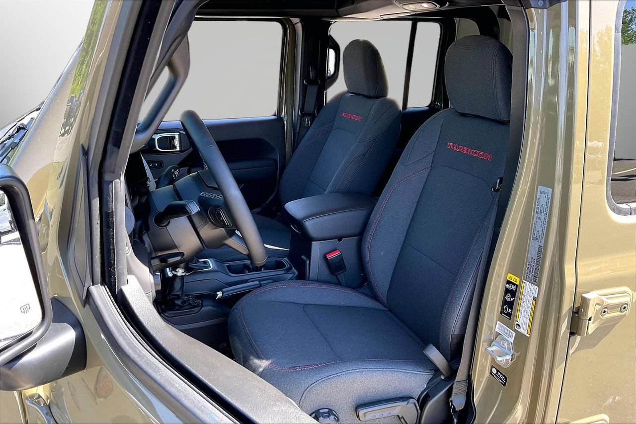 New 2026 Jeep Gladiator Rubicon w/ Steel Power Dome Hood Package AWD/4WD image 16