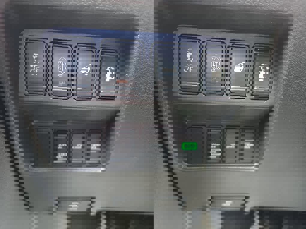 Used 2019 Nissan Rogue SV image 18