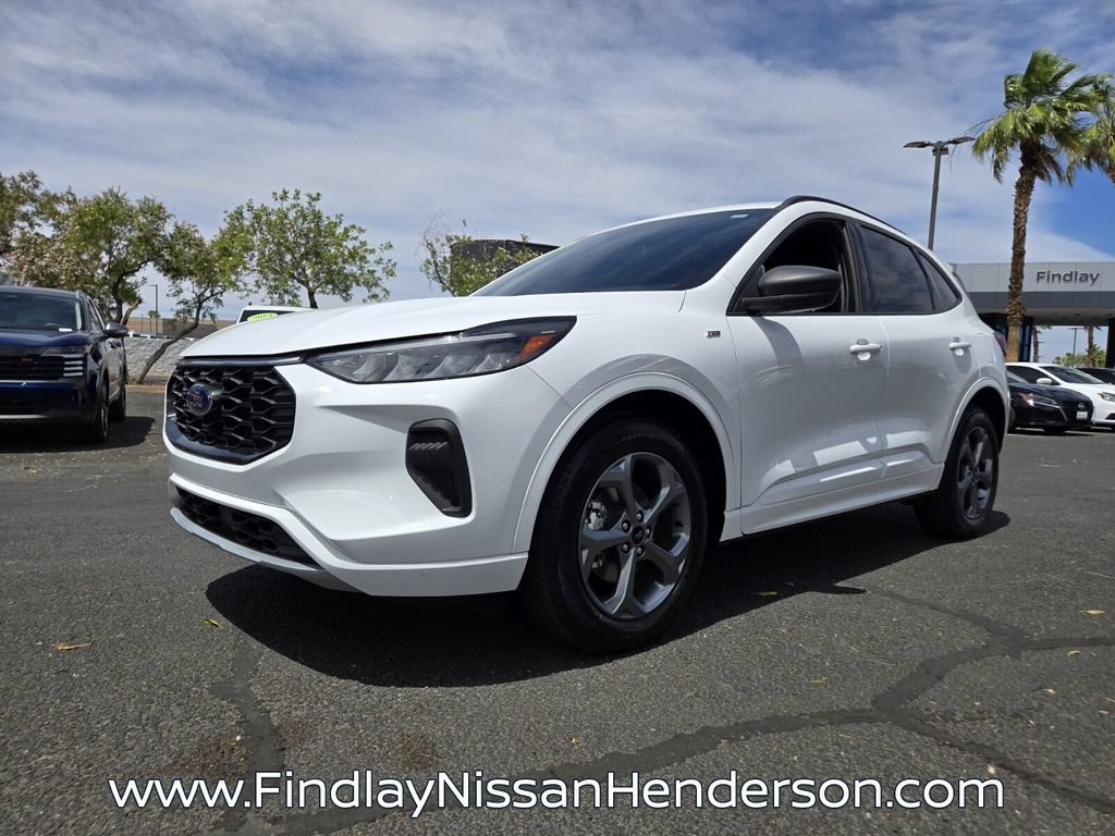 Used 2023 Ford Escape ST-Line w/ Tech Pack #1 AWD/4WD image 2