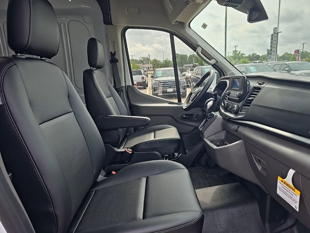 New 2025 Ford Transit 250 148 Medium Roof RWD image 19