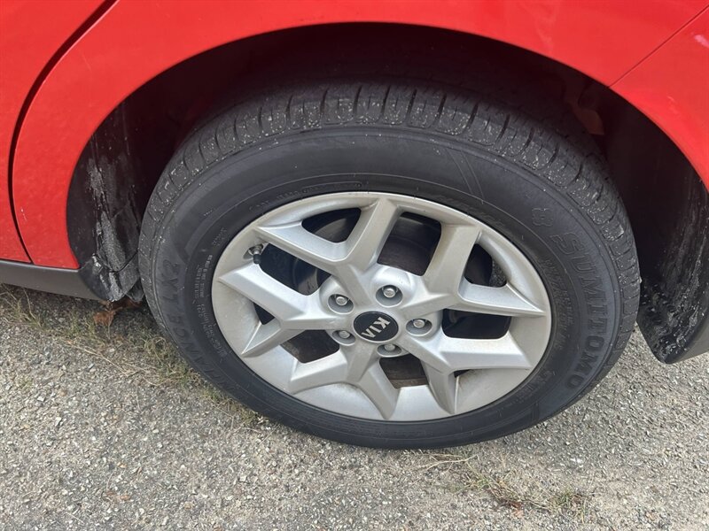 Used 2020 Kia Soul S FWD image 28