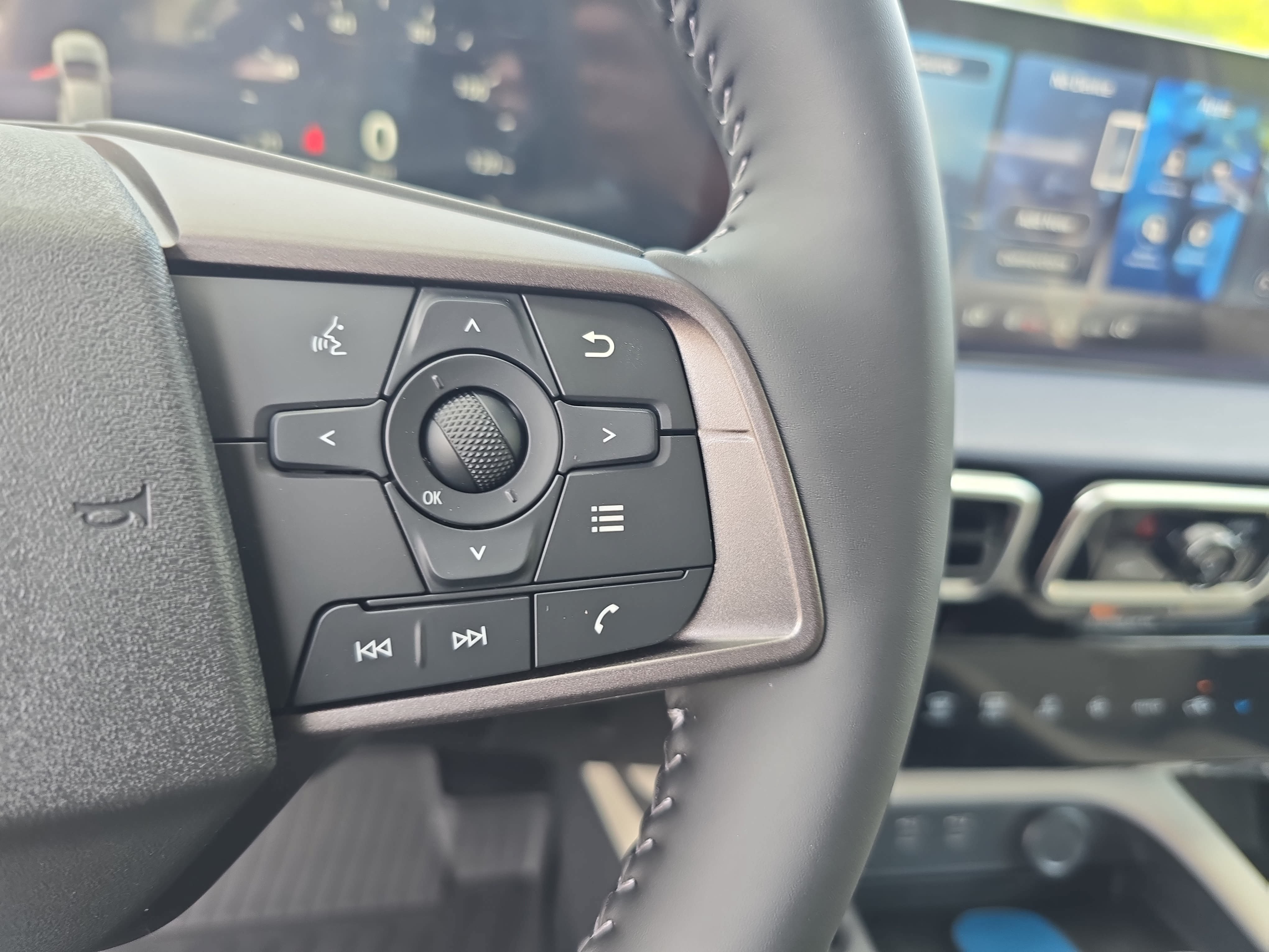 New 2027 Nissan Sentra SL w/ Floor Mat Package FWD image 17