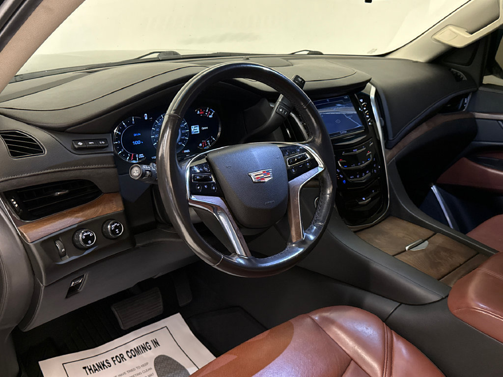 Used 2020 Cadillac Escalade Premium Luxury w/ Escalade Sport Edition AWD/4WD image 20