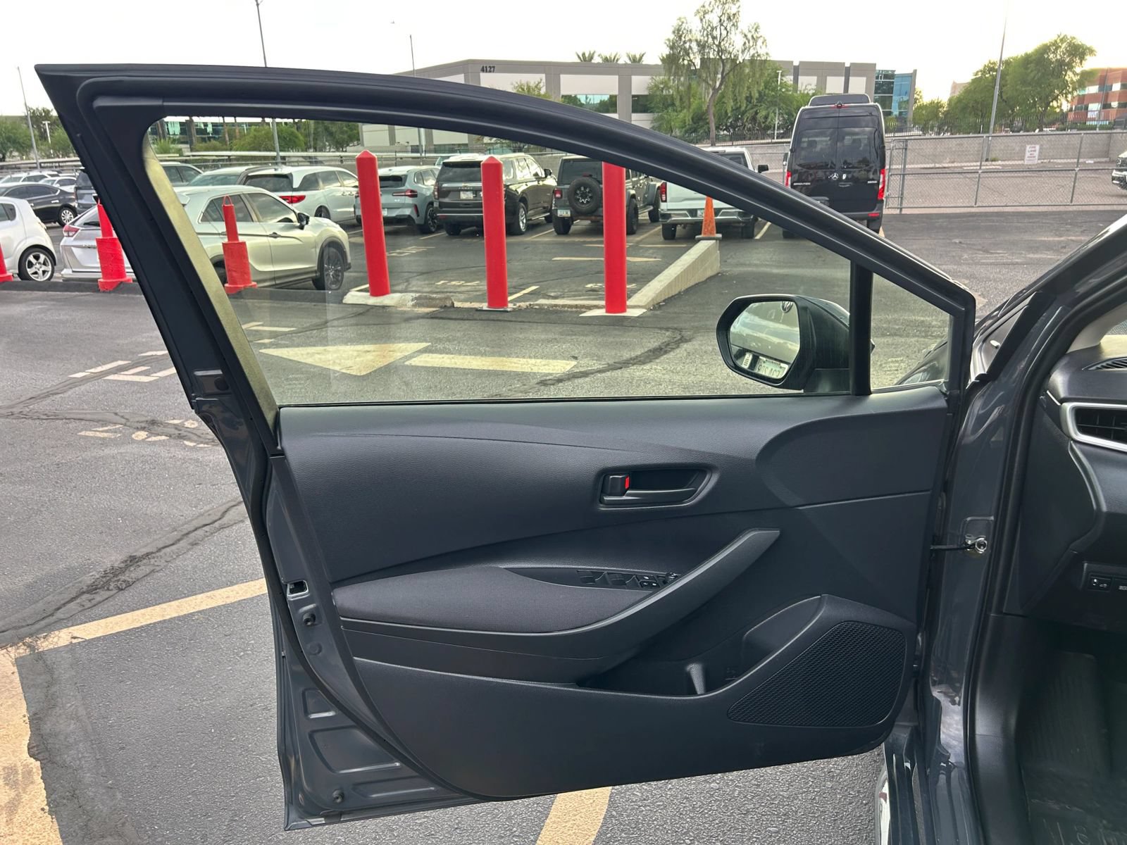 Used 2023 Toyota Corolla LE FWD image 9