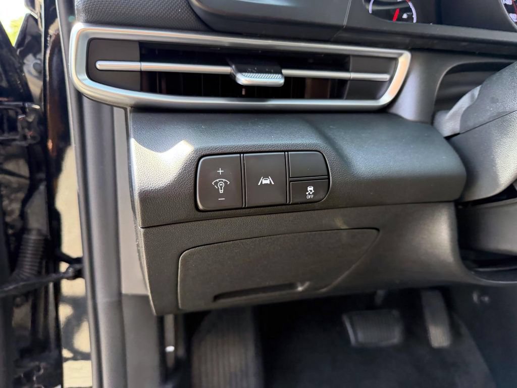 Certified 2023 Hyundai Elantra SEL FWD image 17