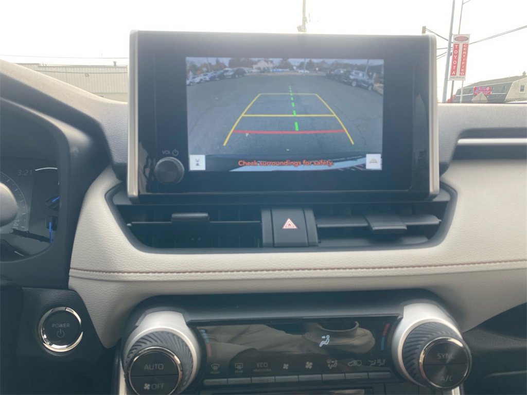 Used 2025 Toyota RAV4 XLE image 21