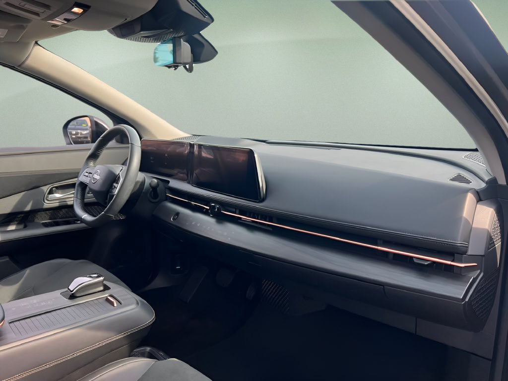 Used 2024 Nissan Ariya AWD image 28