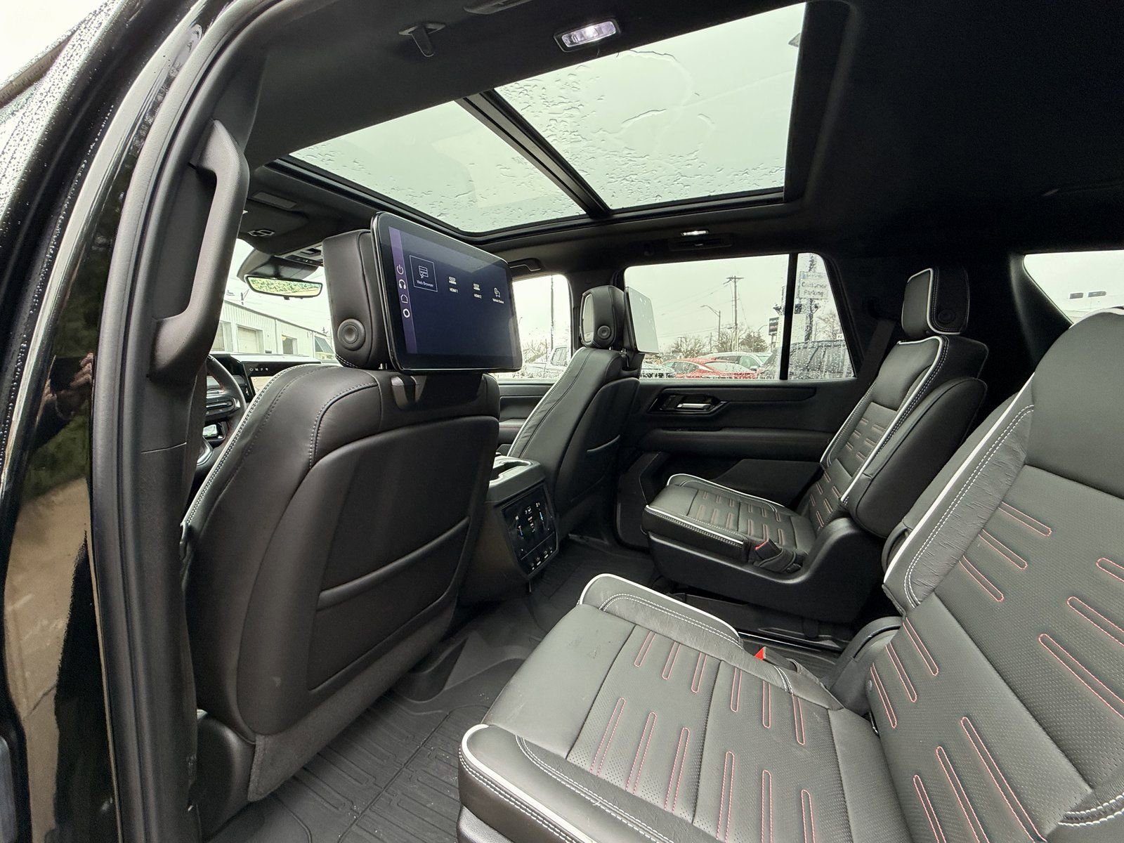 New 2025 GMC Yukon AT4 Ultimate w/ LPO, Floor Liner Package image 30