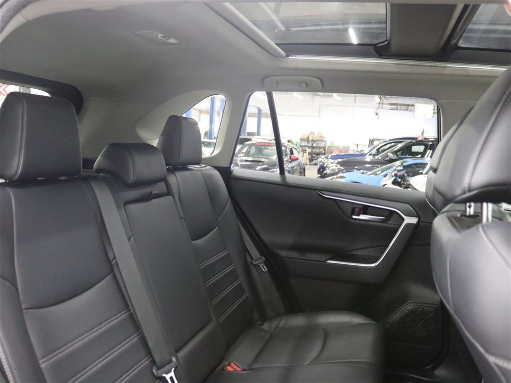 Used 2019 Toyota RAV4 Limited AWD/4WD image 20