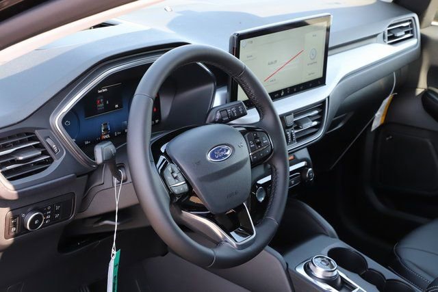 Used 2025 Ford Escape SE w/ PHEV Premium Package FWD image 13