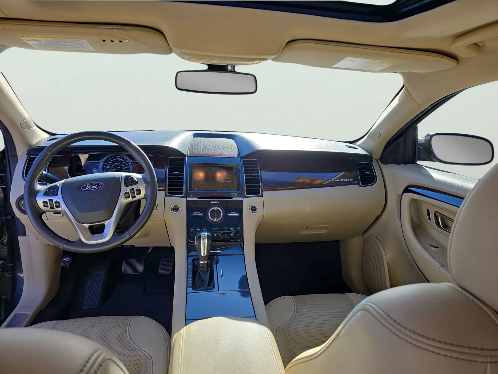 Used 2019 Ford Taurus Limited image 10