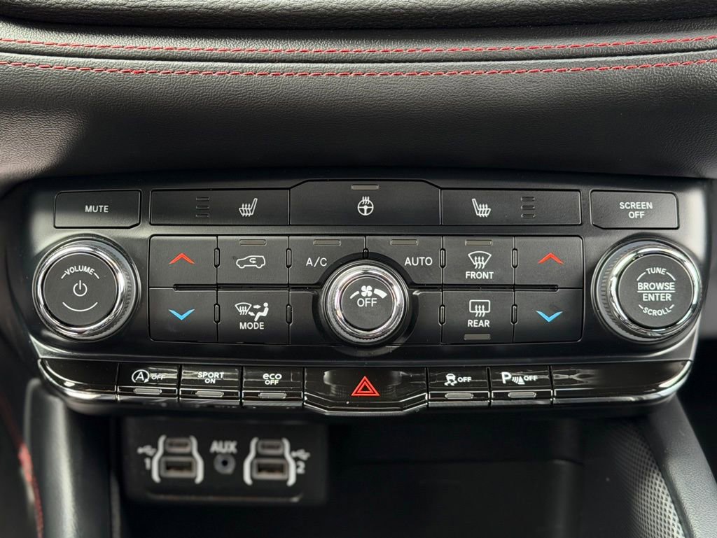 Used 2025 Dodge Durango GT AWD/4WD image 16