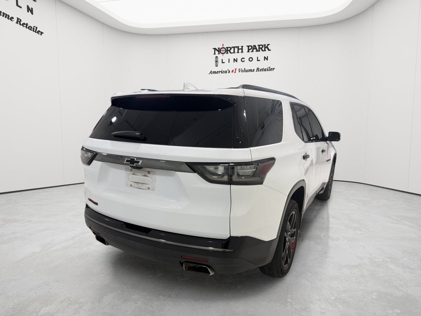 Used 2020 Chevrolet Traverse Premier w/ Redline Edition FWD image 5