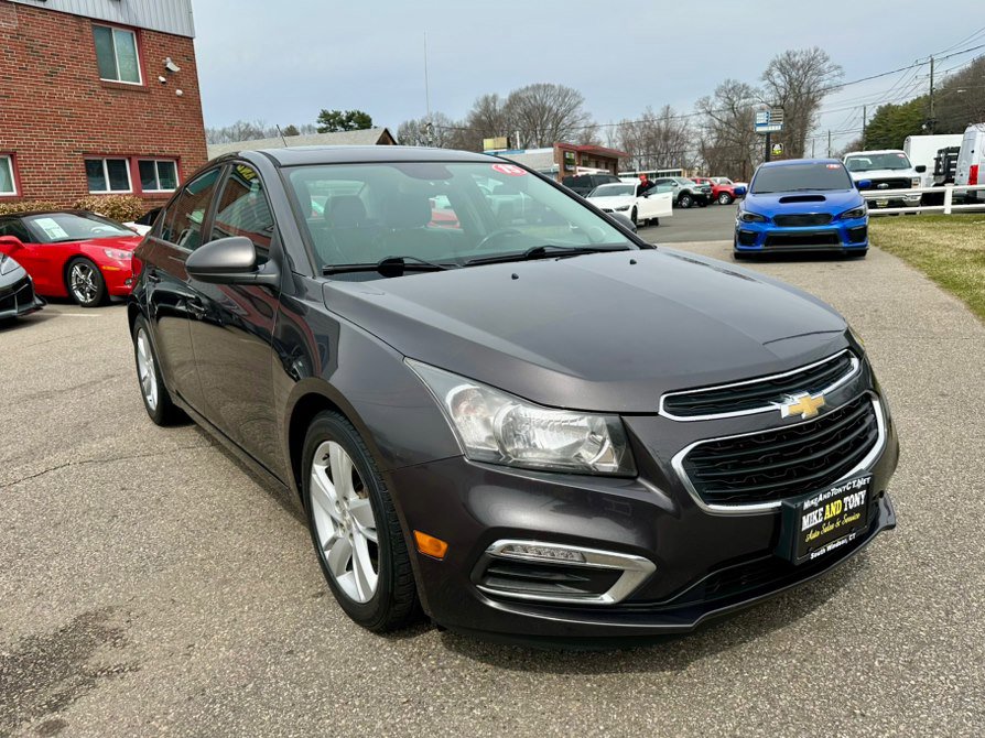 Used 2015 Chevrolet Cruze Diesel w/ Sun And Sound Package image 3