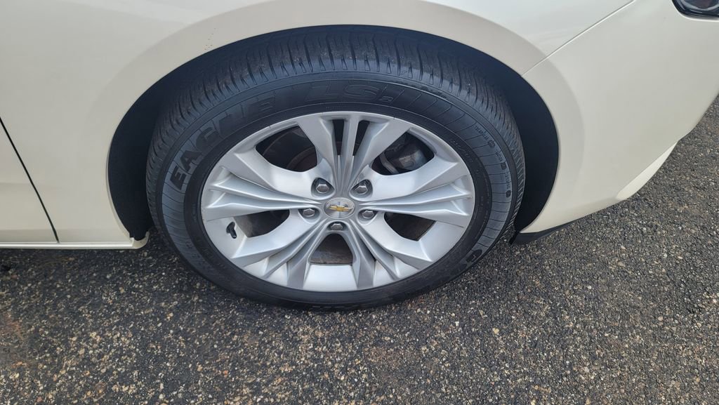 Used 2014 Chevrolet Impala LT w/ Convenience Package image 15