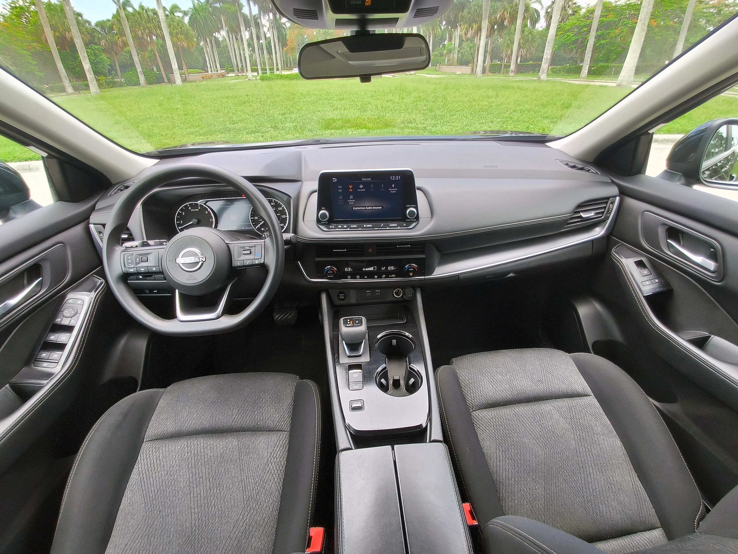 Used 2024 Nissan Rogue SV FWD image 25