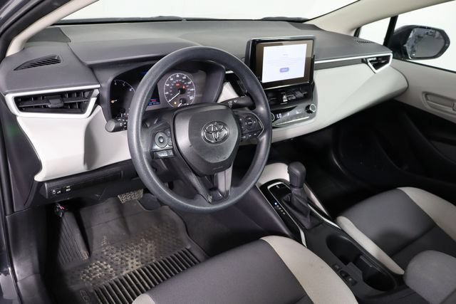 Used 2025 Toyota Corolla LE FWD image 25