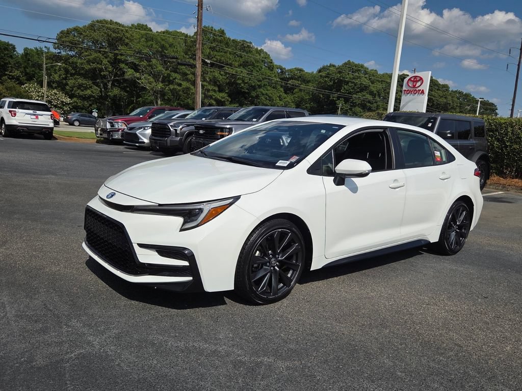 Certified 2025 Toyota Corolla SE FWD image 3