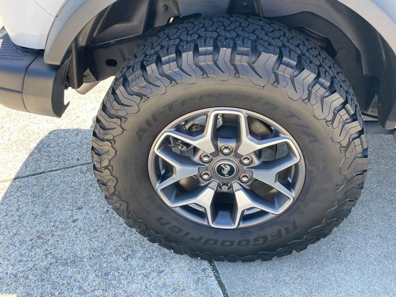 Used 2023 Ford Bronco Badlands image 11
