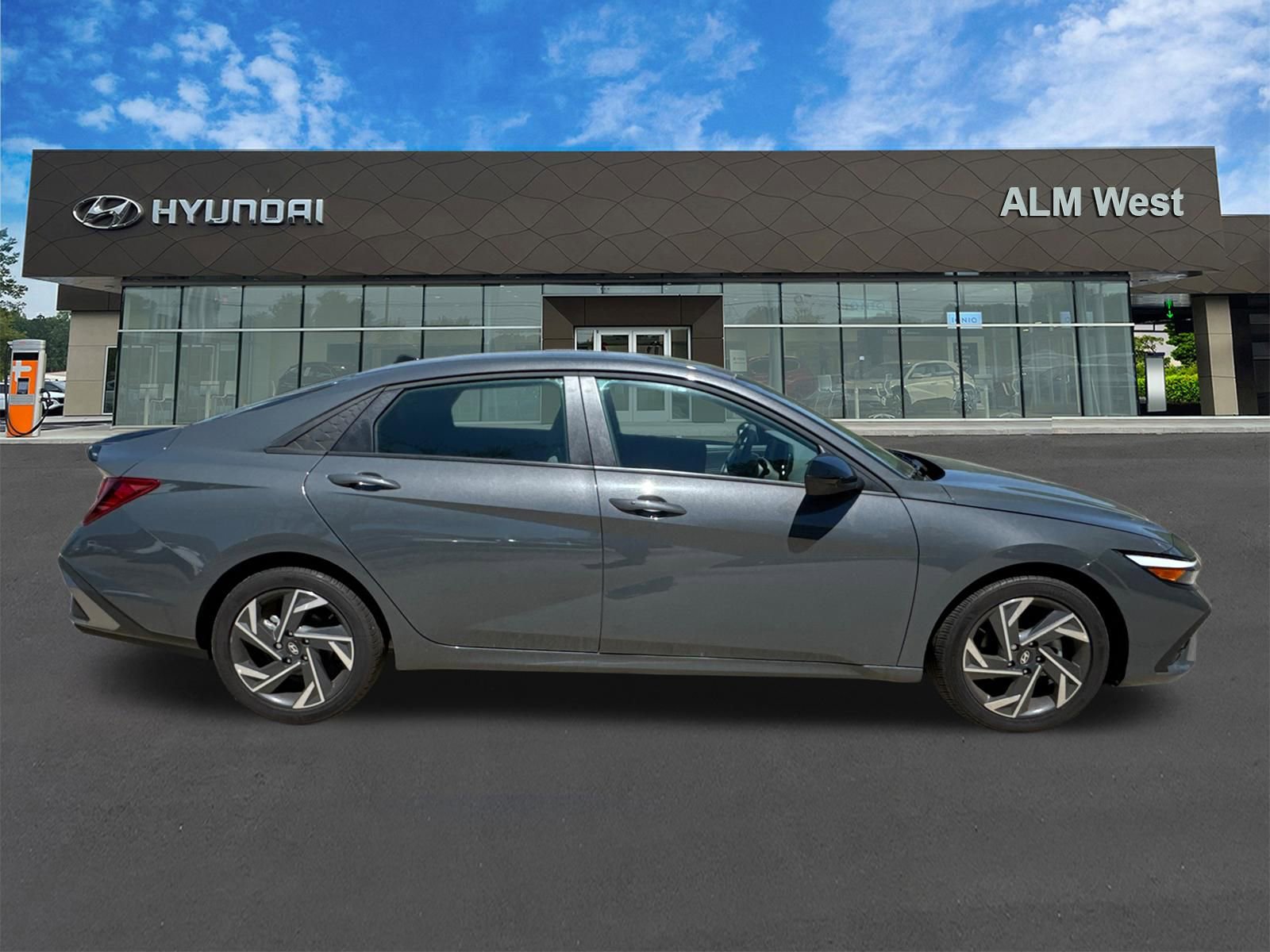 Certified 2025 Hyundai Elantra Sport FWD image 4