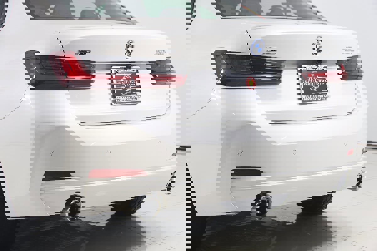 Used 2023 BMW 330e xDrive w/ Premium Package image 24