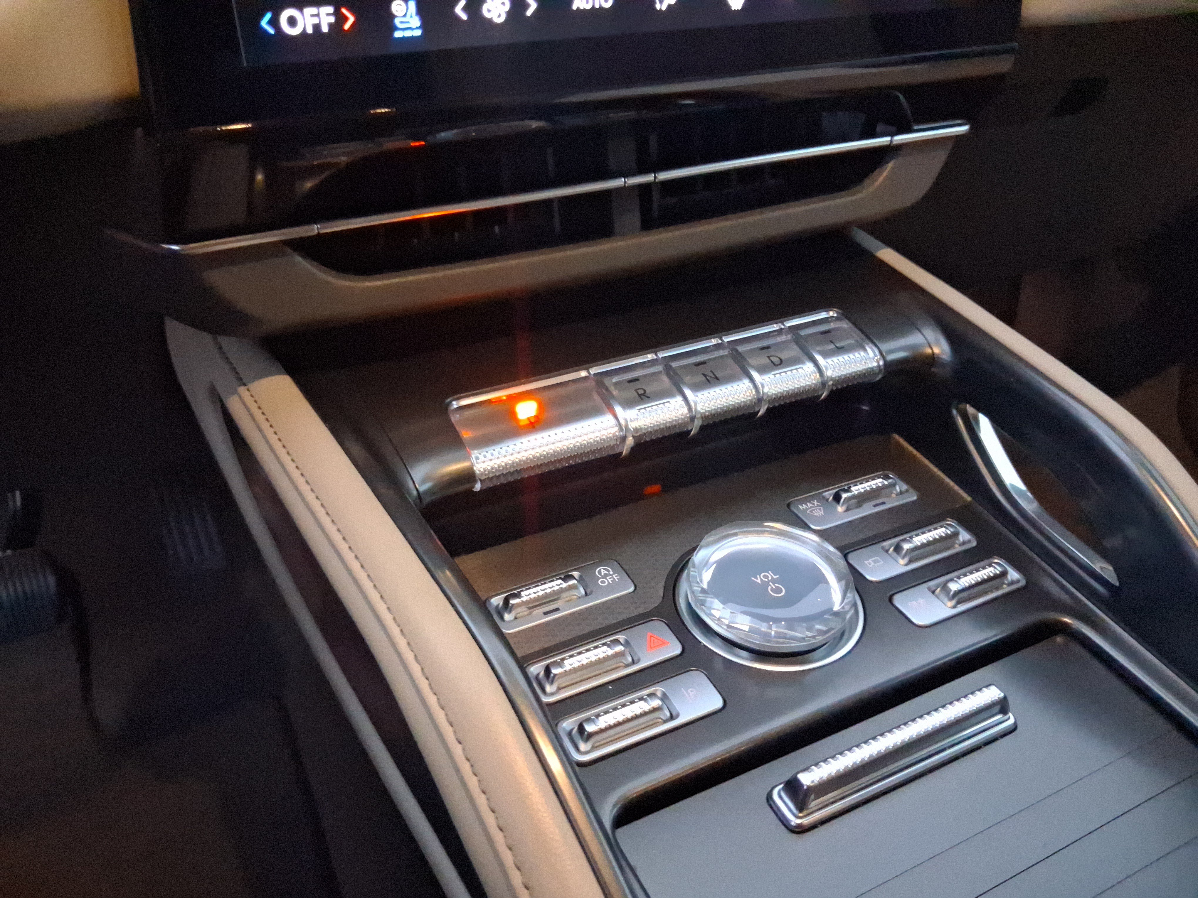 Certified 2024 Lincoln Nautilus Premier AWD/4WD image 20
