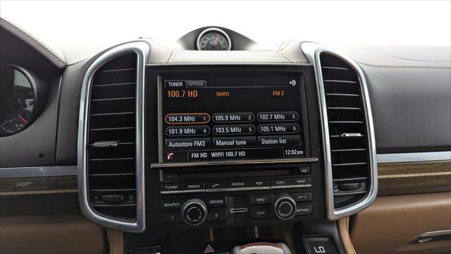 Used 2014 Porsche Cayenne Turbo AWD/4WD image 24