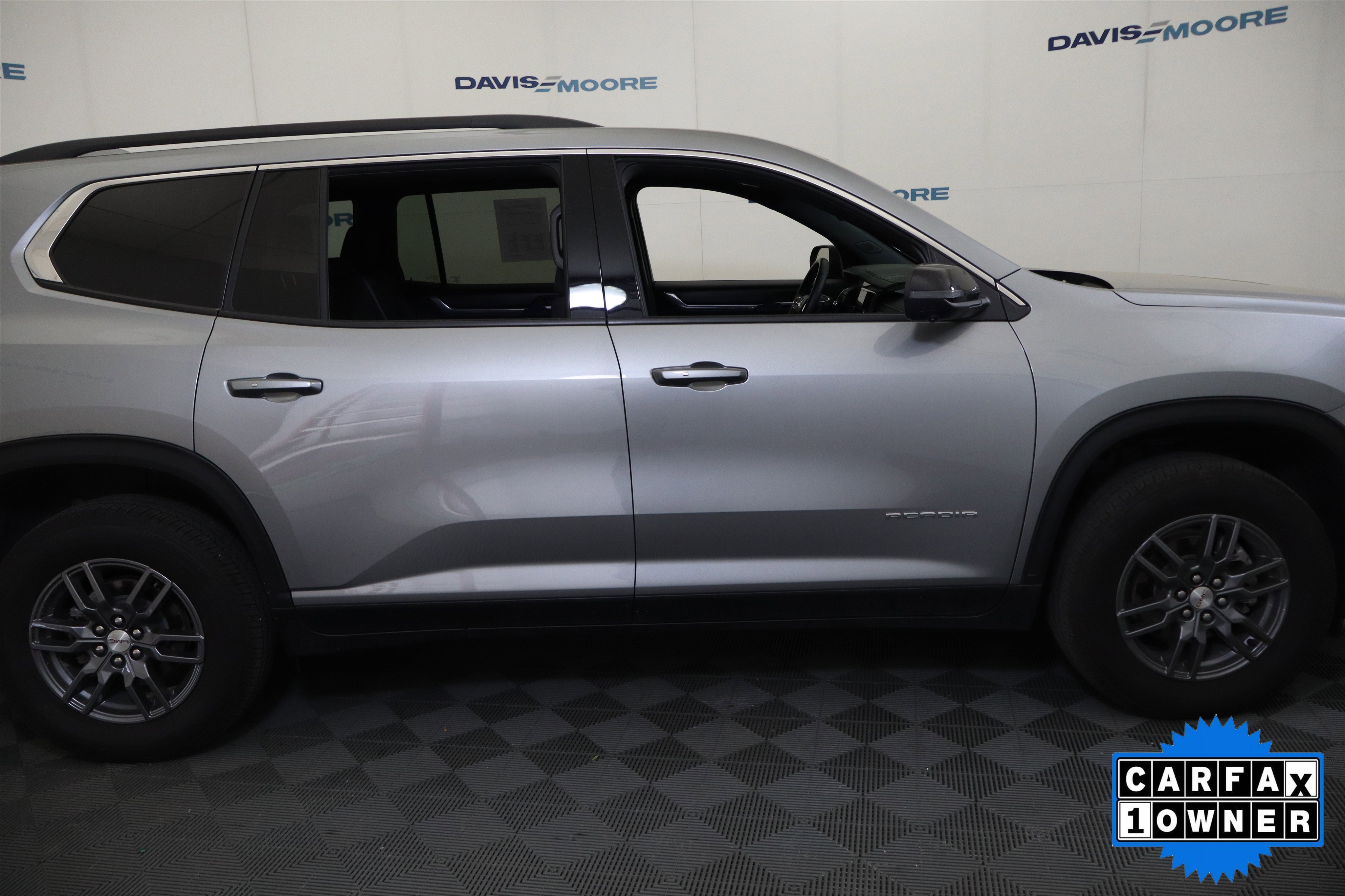 Used 2025 GMC Acadia Elevation AWD/4WD image 5