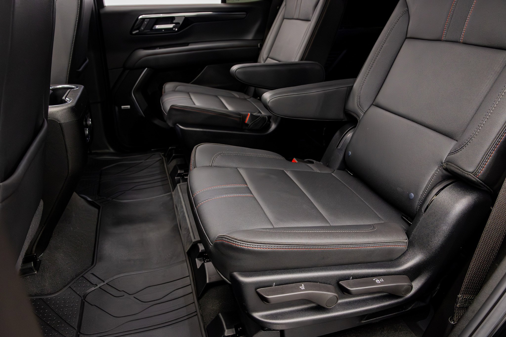 Used 2025 Chevrolet Tahoe RST w/ Comfort Package AWD/4WD image 35