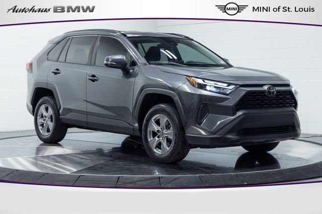 Used 2022 Toyota RAV4 XLE FWD image 1
