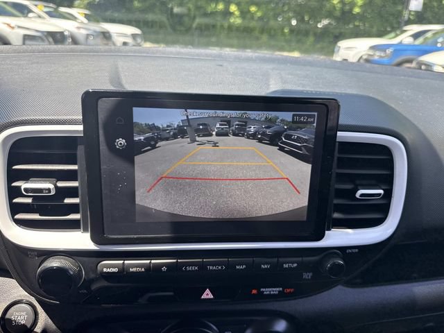 Used 2024 Hyundai Venue Limited FWD image 23