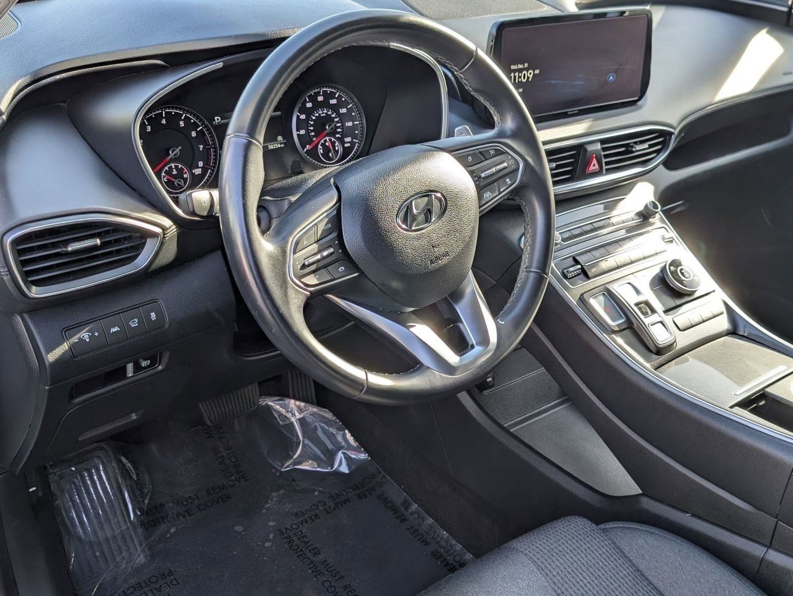 Used 2023 Hyundai Santa Fe SEL image 3