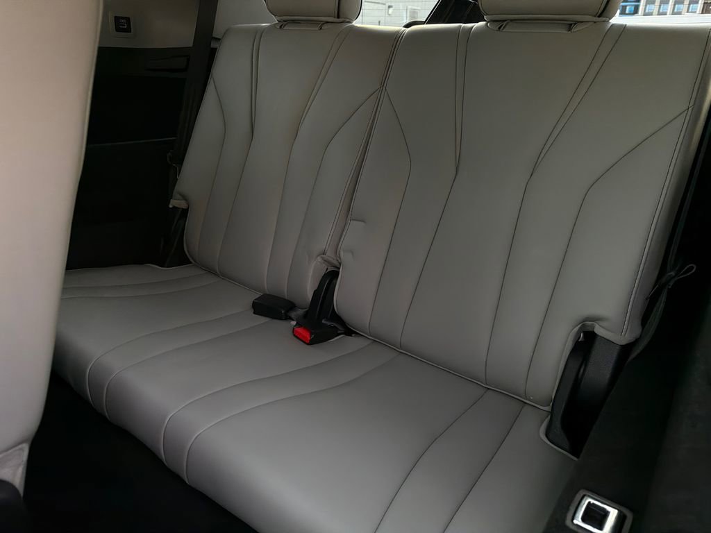 Used 2023 Acura MDX SH-AWD w/ Advance Package image 18